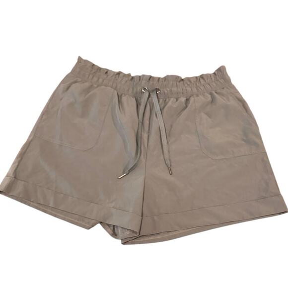 Danskin Women’s Sage Green Relaxed Fit Drawstring Shorts Size XLarge - Picture 3 of 11